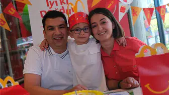 McDonald's'ta Her Yaş İçin Doğum Günü Kutlaması!