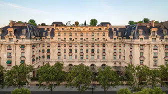 The Peninsula Paris, Pasta Ustası Anne Coruble ve Chaumet'ten İlham Veren Şık Noel Lezzeti!