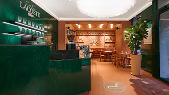 Café Lacoste: Stil, Spor ve Misafirperverliğin Büyüleyici Bir Buluşması