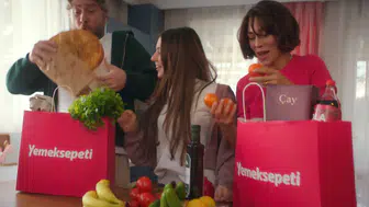 Gitmiyorsun’ diyen Yemeksepeti, Marketten Pideye Tüm İhtiyaçlarınızı Kapınıza Getiriyor!