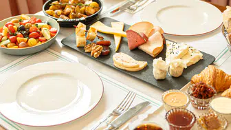 L’aube Patisserie’nin Özel Anneler Günü İçin Fransız Usulü Kahvaltı Keyfi!