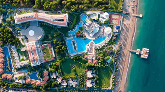 Ela Excellence Resort Belek yenilenebilir enerjiyle sürdürülebilir turizme yöneliyor, I-REC sertifikasını aldı.