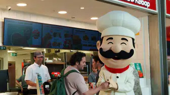 Usta Dönerci'den Yenilikçi İletişim Stratejisi: AVEME ile Reklamın Sınırlarını Zorluyor!