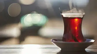 Çay Demleme Sırrı: Soğuk Su mu, Sıcak Su mu?
