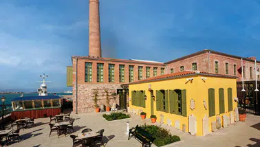 Ayvalık'ta Rahmi M. Koç Müzeleri: Tarih, Kültür ve Lezzetin Buluşma Noktası
