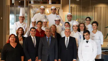 Özyeğin Üniversitesi'nde Yapay Zeka ve Turizm İlişkisi Üzerine Bakan Yardımcısı Nadir Alpaslan'dan Çarpıcı Açıklamalar!