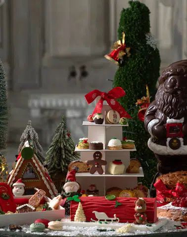 Çırağan Sarayı'nda Yeni Yıl Coşkusunu Yansıtan Şık Hediyelikler ve Gurme Lezzetler!