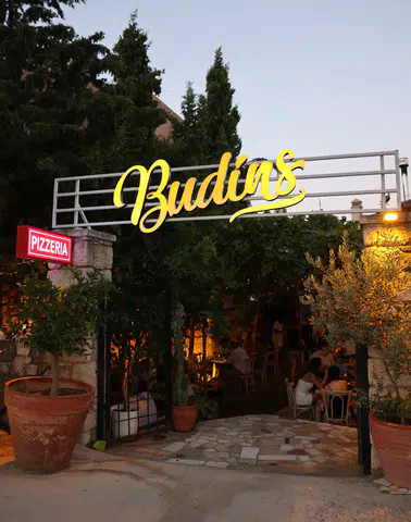 Alaçatı'da Budins: Eşsiz Tadım Deneyimi ile Bölgenin Kültürel Zenginliğini Ortaya Koyuyor!