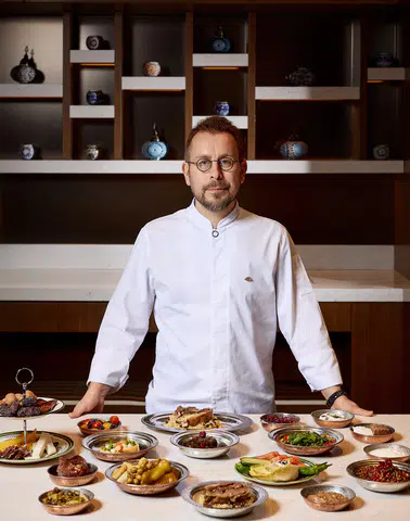 Şef Ömür Akkor ile Ramazan Sofraları, Mandarin Oriental Bosphorus'ta Yeniden Hayat Buluyor!