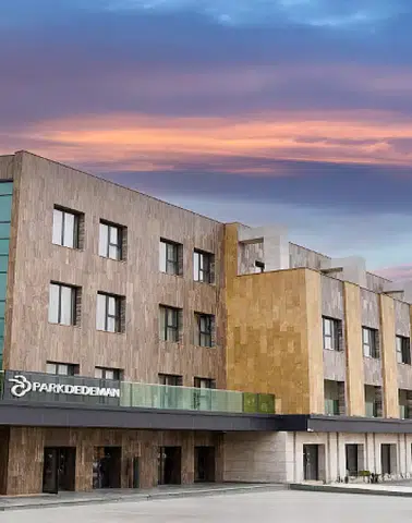Konya'daki Park Dedeman Plus, Modern Konaklamayı Tarihin İzleriyle Bütünleştiriyor!