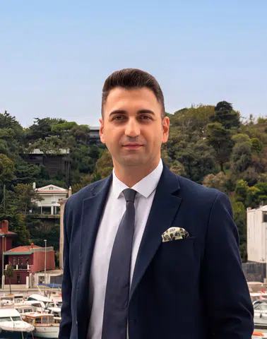 Berkay Çöpür, Grand Tarabya Oteli’nin Yeni Rezervasyon ve Gelirler Müdürü Olarak Göreve Başladı