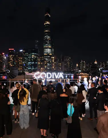 GODIVA, 100. Yıl Dönümünü Ekrem Yalçındağ'ın Eşsiz Sanat Koleksiyonu ile Taçlandırıyor!
