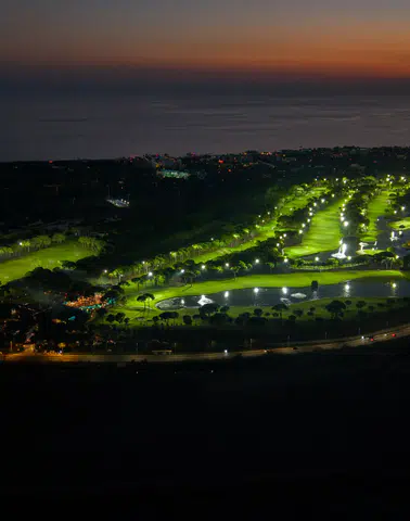 Gloria Golf Club'da Gün Batımının Ardından Golf Rüzgarı Esti!
