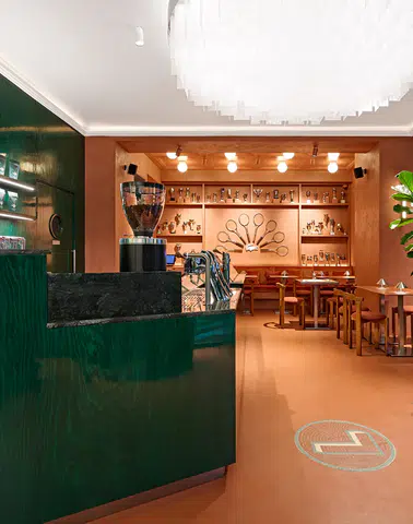 Café Lacoste: Stil, Spor ve Misafirperverliğin Büyüleyici Bir Buluşması