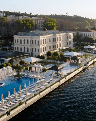 Forbes'tan Four Seasons Hotels İstanbul'a İki Kez Beş Yıldızlı Değerlendirme!