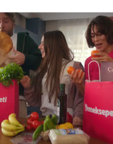 Gitmiyorsun’ diyen Yemeksepeti, Marketten Pideye Tüm İhtiyaçlarınızı Kapınıza Getiriyor!