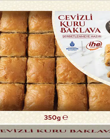 İBB Halk Ekmek, Ramazan Ayı'na özel cevizli baklavayı market raflarına sunarak iftar sofralarına lezzet katmaya başladı.