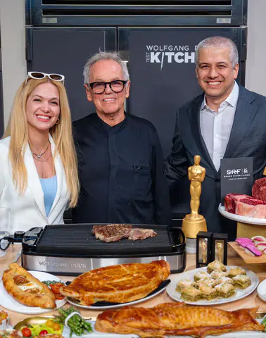 Karaca, Üç Yıldır Yıldızlarla Birlikte Sofra Kuruyor!