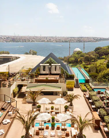 Annelere Özel The Roof'ta Şahane Bir Geç Kahvaltı Keyfi!