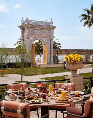 Çırağan Sarayı'nda Efsanevi Pazar Brunch’ı Yeniden Başladı!