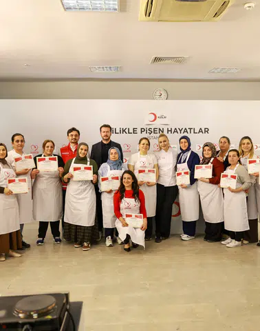 Ünlü Şef Danilo Zanna, Depremzedelerle Dayanışma İçin Kadınlarla Mutfakta Buluştu!