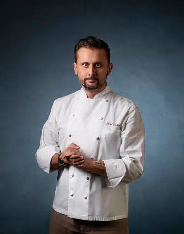 Fatih Tutak'tan İpek Yolu Esintisi: Gallada Restoran'da Yeni Lezzet Deneyimleri Açıklandı!