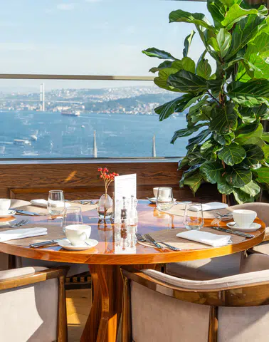 İstanbul Boğazı’na nazır özel bir kutlama: MGallery Collection bünyesindeki The Artisan Istanbul Hotel, Anneler Günü için eşsiz bir brunch deneyimi sunuyor.