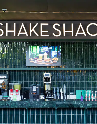 Zorlu Alışveriş Merkezi'nde Shake Shack Rüzgarı: Şehrin Yeni Tat Duraklarıyla Tanışın!