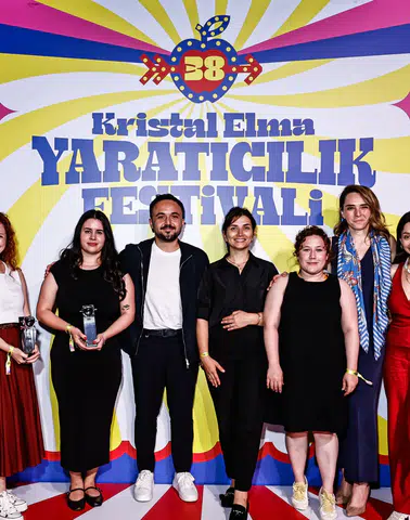 Üstad, Kristal Elma'da İki Ödülle Taçlandırıldı!