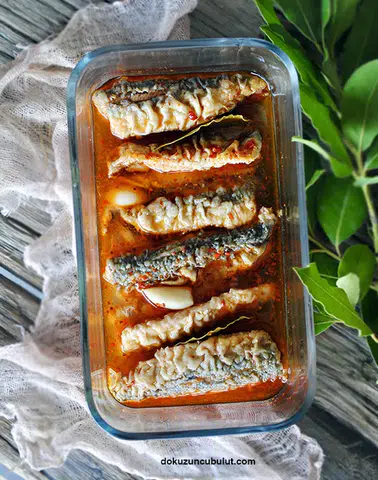 Tarif Defterinizdeki Yeni Favori: Leziz Domates Soslu Sardalya!