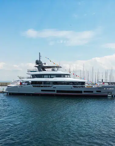 Sirena Yachts'ın Yeni Amiral Gemisi Sirena 118, Su ile Buluştu!
