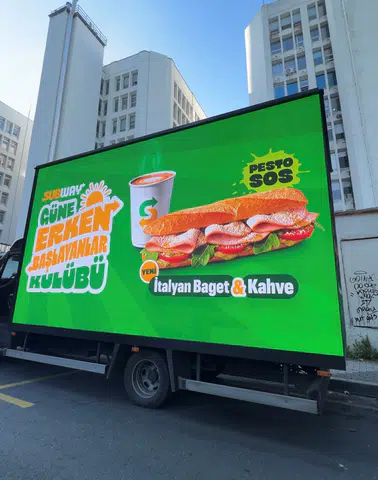 Subway'den Beyaz Yakalıların Sabah Rutinine Sıcak Bir Yenilik!