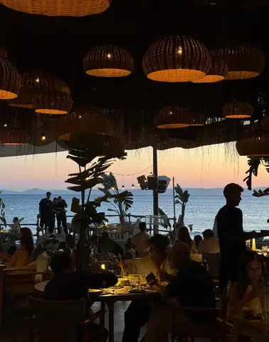 İnari Omakase, imza tatlarını Çeşme'de sofralara getiriyor!
