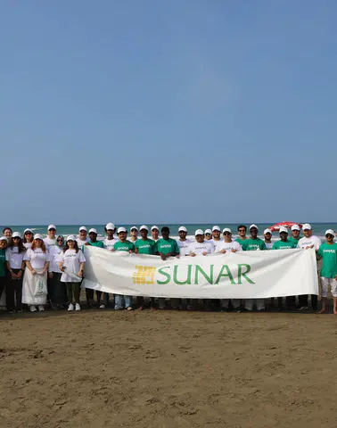 Sunar Yatırım, Adana'nın Karataş Sahili'nde "Plastiksiz Temmuz" etkinliği çerçevesinde gönüllü çevre temizliği düzenledi.