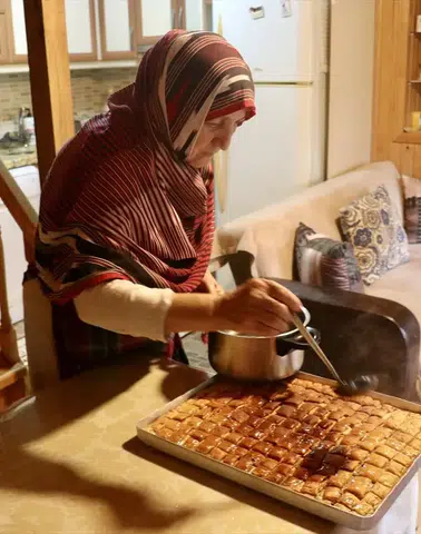 Asırlık Gelenek: 40 Katmanlı Mısır Unlu Baklava Hayranlarını Büyülüyor!