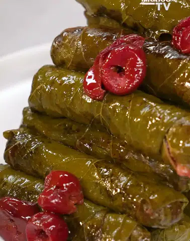 Vişne Aromalı Geleneksel Yaprak Sarma Tarifi: Sofralara Eşsiz Bir Lezzet Katıyor!