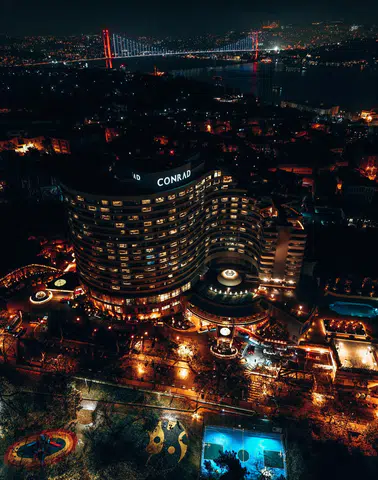 Conrad İstanbul Bosphorus, Müzik ve Gastronomi Tutkunlarını Buluşturuyor: Street Food Festivali Başlıyor!
