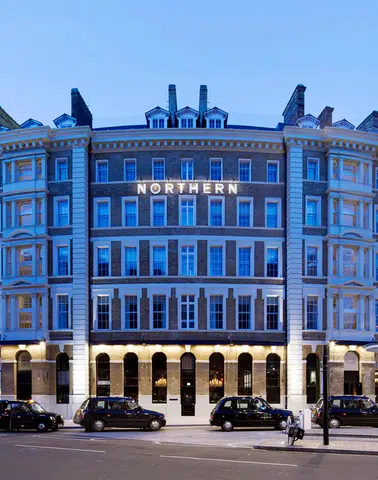 Londra’daki Sonbahar : Moda, Sanat, Sinema ve Tasarımın Buluşma Noktası!