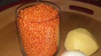 Lokanta usulü mercimek çorbası...