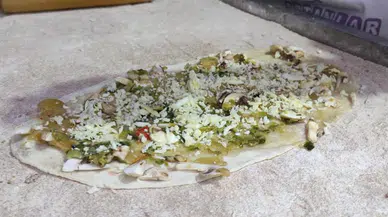 Öyle bir lahmacun yaptı ki kapışılıyor