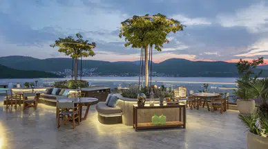 Ezİ’de Taverna Geceleri: Susona Bodrum’da Ege’nin Lezzetleri ve Müziğiyle Dolu Gece Eğlencesi!