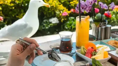 Conrad İstanbul Boğazı'nın Göz Alıcı Manzarasında Mükemmel Kahvaltı Keyfi Başlatıyor!