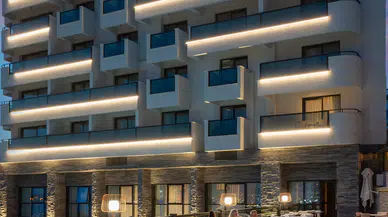 Kuşadası'nın Lezzet Merkezi "Savlo", Yeni Sezonunu Coşkuyla Karşıladı!