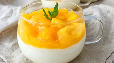 Yaz Aylarının Vazgeçilmezi: Nefis Şeftalili Muhallebi Tarifi!