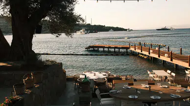 Bodrum'un Cennet Koyu'nda Paylaşım Konseptini Yeniden Yükselten Restoran: Syma