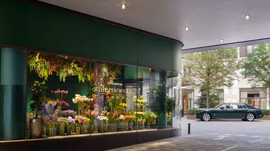 Londra'da The Peninsula'da Mevsimsel Çiçek Düzenlemelerinin Sırları Ortaya Çıkıyor!