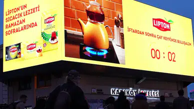 Lipton, Şehrin Merkezinde İftara Sayım Başlattı!
