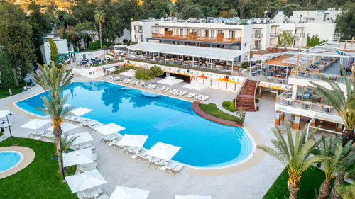 Ege'nin Gurme Tatlarıyla Dolu Yaz Sonu Kaçamağı: DoubleTree by Hilton Bodrum Işıl Club Ultra Her Şey Dahil Resort'ta Keyif Dolu Bir Tatil Fırsatı!