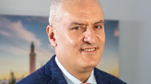 TÜRSAB Başkan Adayı Hacialioğlu'ndan Yenilikçi "Kriterli Yeşil Pasaport" Önerisi