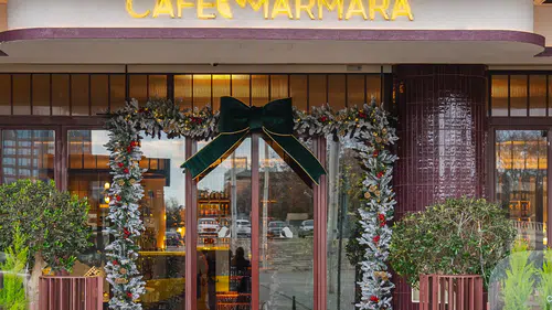Cafe Marmara'da Yılbaşına Muhteşem Bir Başlangıç: Eşsiz Bir Kutlama Deneyimi!